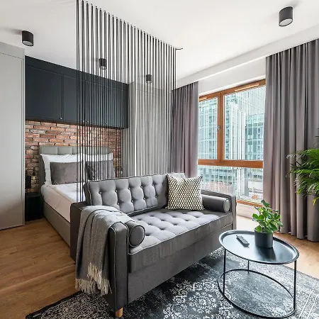 Апартаменти Yoursecondflat Grzybowska Metropoint