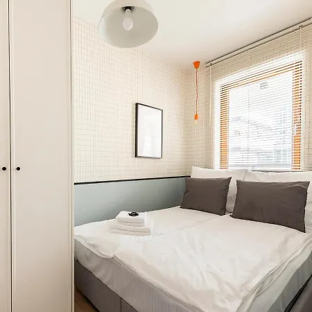 Yoursecondflat Grzybowska Metropoint Апартаменти Варшава