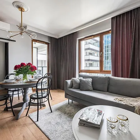 Апартаменти Yoursecondflat Grzybowska Metropoint Варшава