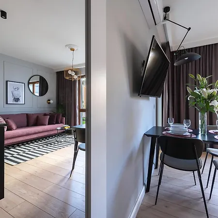 Апартаменти Yoursecondflat Grzybowska Metropoint *